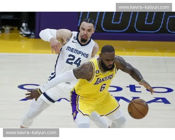 聚光灯下的宿命对决:湖人vs尼克斯直播,曼哈顿之夜的紫金风暴 聚光灯下的宿命对决:湖人vs尼克斯直播,曼哈顿之夜的紫金风暴